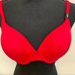 NWOT Victoria’s Secret BODY BY VICTORIA Bra 34D